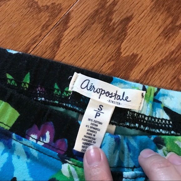 Floral Aeropostale leggings - Picture 2 of 4
